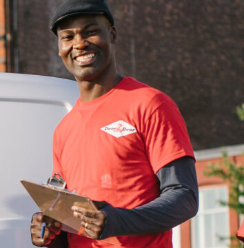 THE GAME CHANGER IN DELIVERY LIKE NO OTHER -DOOR2DOOR PICKUP COURIER
